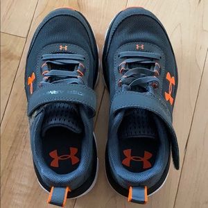 Under Armor Sneaker